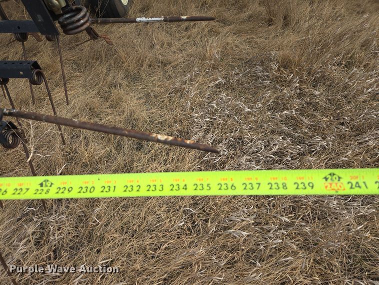 image for item EB1343 2012 John Deere 2210 field cultivator