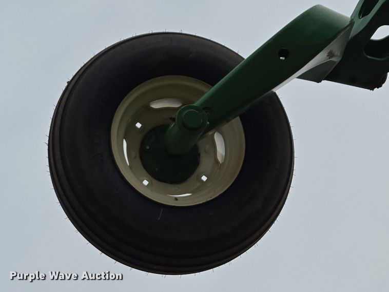 image for item EB1343 2012 John Deere 2210 field cultivator