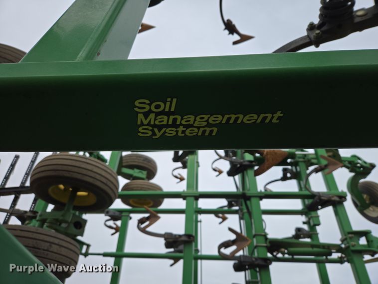 image for item EB1343 2012 John Deere 2210 field cultivator