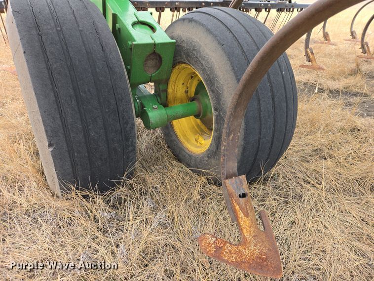 image for item EB1343 2012 John Deere 2210 field cultivator
