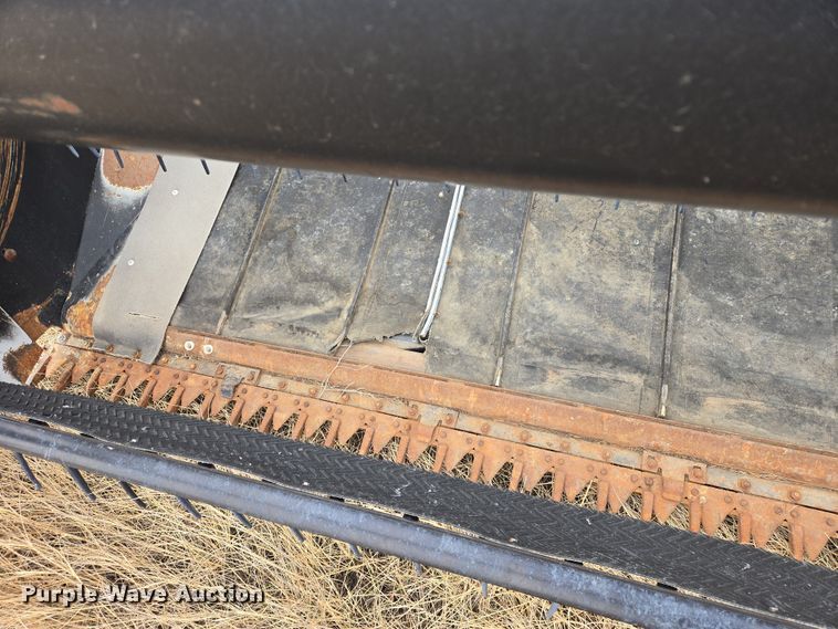 image for item EB1346 2009 Massey Ferguson 9430 swather / windrower