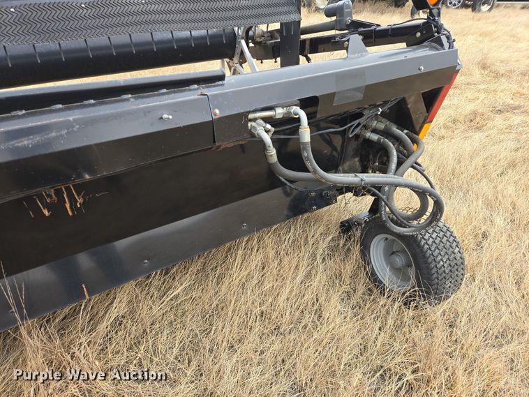 image for item EB1346 2009 Massey Ferguson 9430 swather / windrower