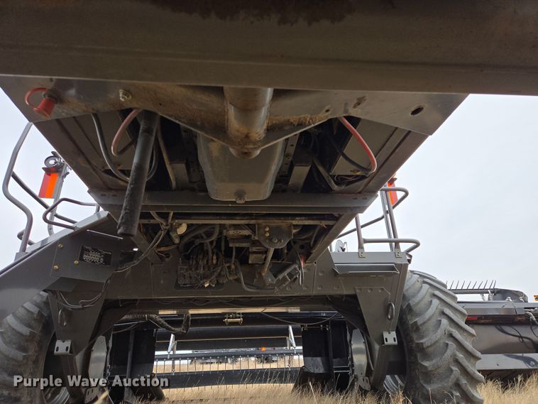 image for item EB1346 2009 Massey Ferguson 9430 swather / windrower