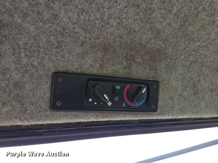 image for item EB1346 2009 Massey Ferguson 9430 swather / windrower