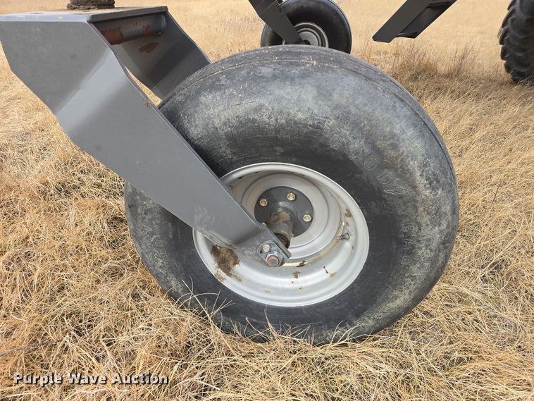 image for item EB1346 2009 Massey Ferguson 9430 swather / windrower