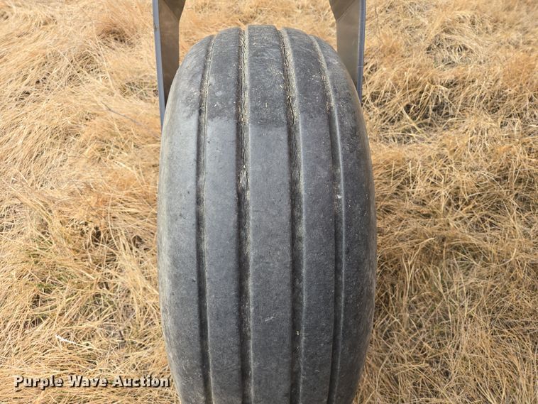 image for item EB1346 2009 Massey Ferguson 9430 swather / windrower