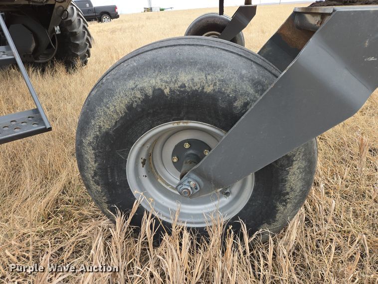 image for item EB1346 2009 Massey Ferguson 9430 swather / windrower