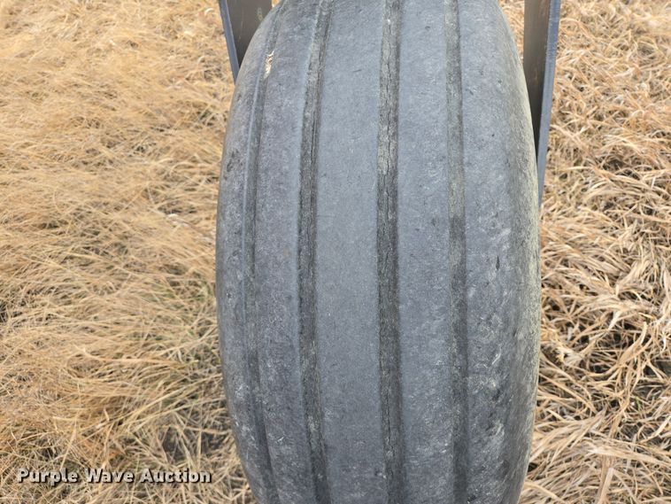 image for item EB1346 2009 Massey Ferguson 9430 swather / windrower