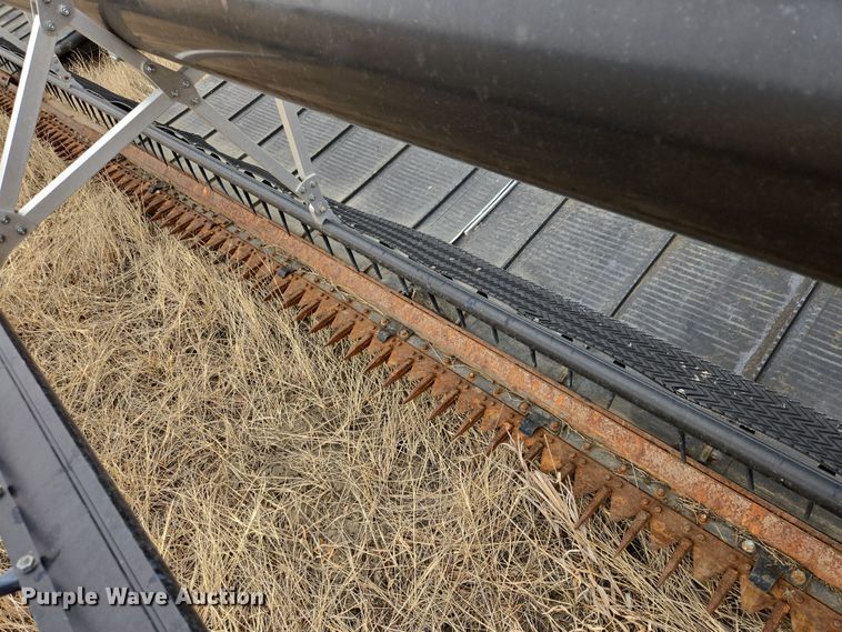 image for item EB1347 2009 Masey Ferguson 9430 swather / windrower