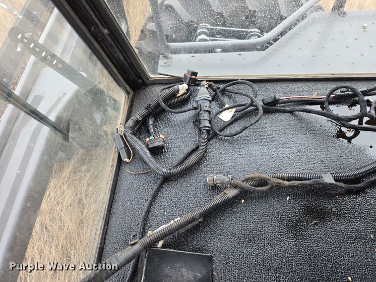 image for item EB1347 2009 Masey Ferguson 9430 swather / windrower