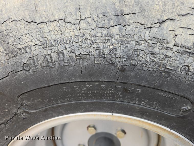 image for item EB1347 2009 Masey Ferguson 9430 swather / windrower