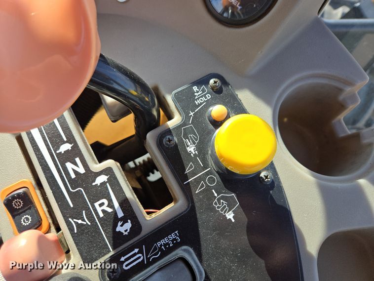 image for item EB1348 2008 MacDon M150 Premier swather / windrower