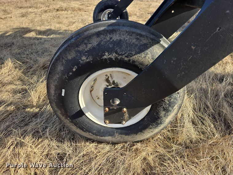 image for item EB1348 2008 MacDon M150 Premier swather / windrower