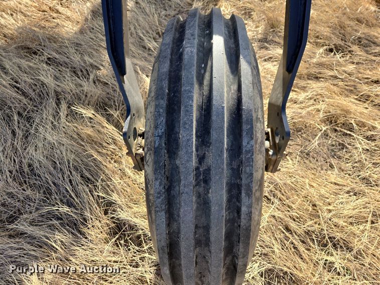 image for item EB1348 2008 MacDon M150 Premier swather / windrower