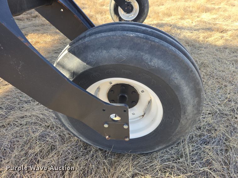 image for item EB1348 2008 MacDon M150 Premier swather / windrower