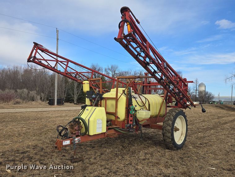 image for item EB1365 Hardi Navigator 1000M sprayer