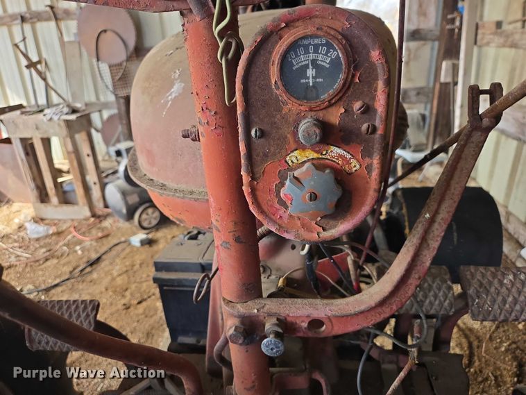 image for item EB1372 1951 International Harvester McCormick Farmall M tractor