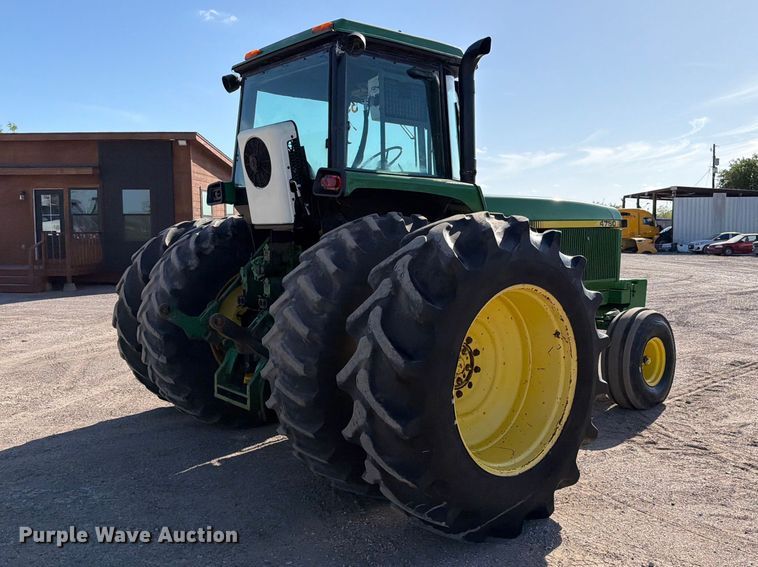 image for item ED5182 1993 John Deere 4760 tractor