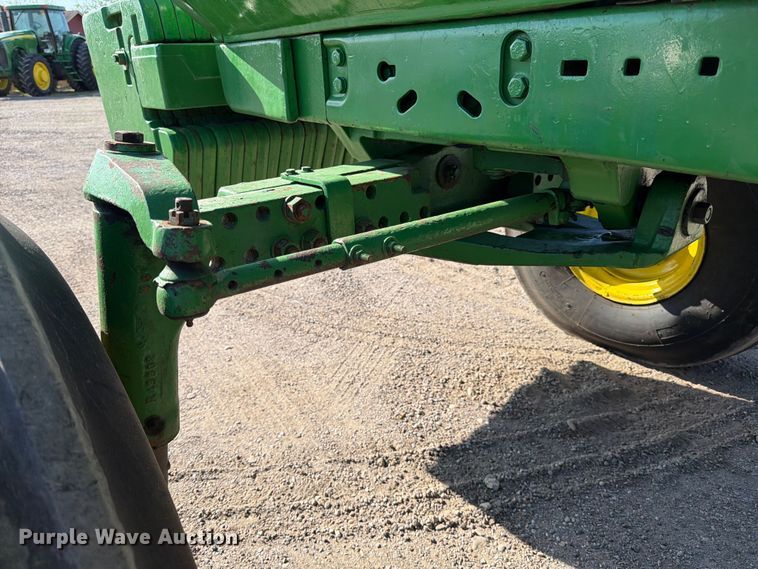 image for item ED5182 1993 John Deere 4760 tractor