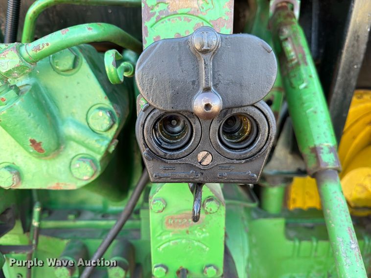 image for item ED5182 1993 John Deere 4760 tractor