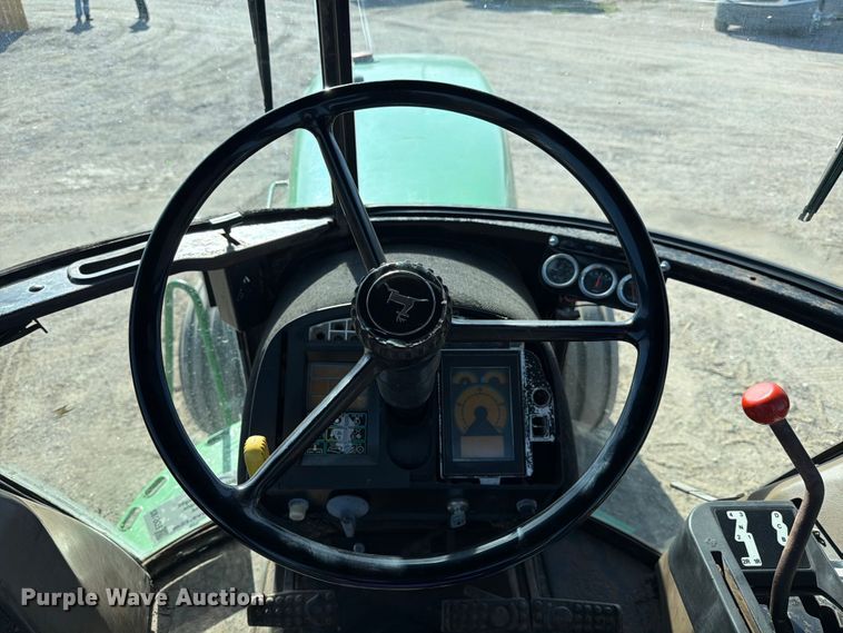 image for item ED5182 1993 John Deere 4760 tractor