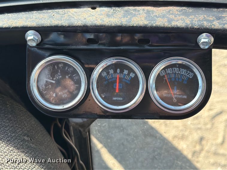 image for item ED5182 1993 John Deere 4760 tractor