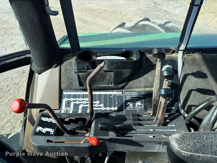 image for item ED5182 1993 John Deere 4760 tractor