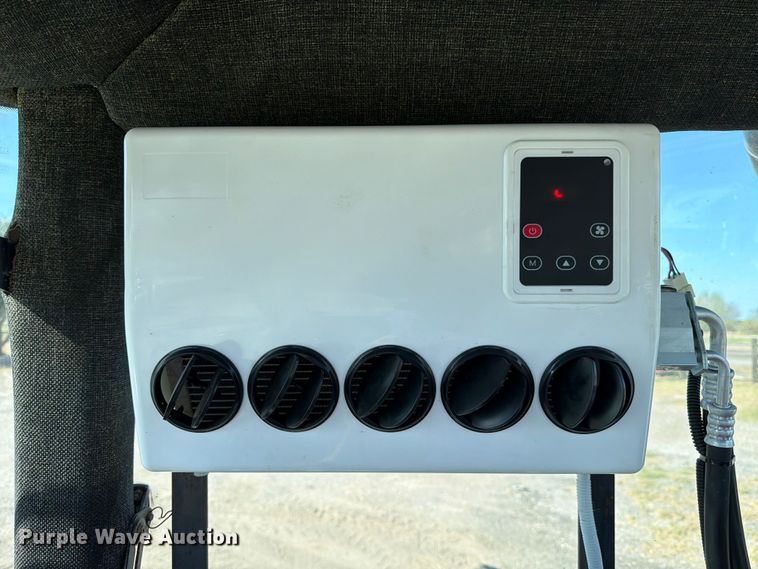 image for item ED5182 1993 John Deere 4760 tractor