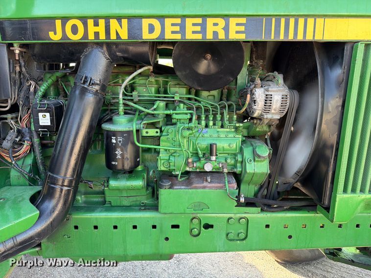 image for item ED5182 1993 John Deere 4760 tractor