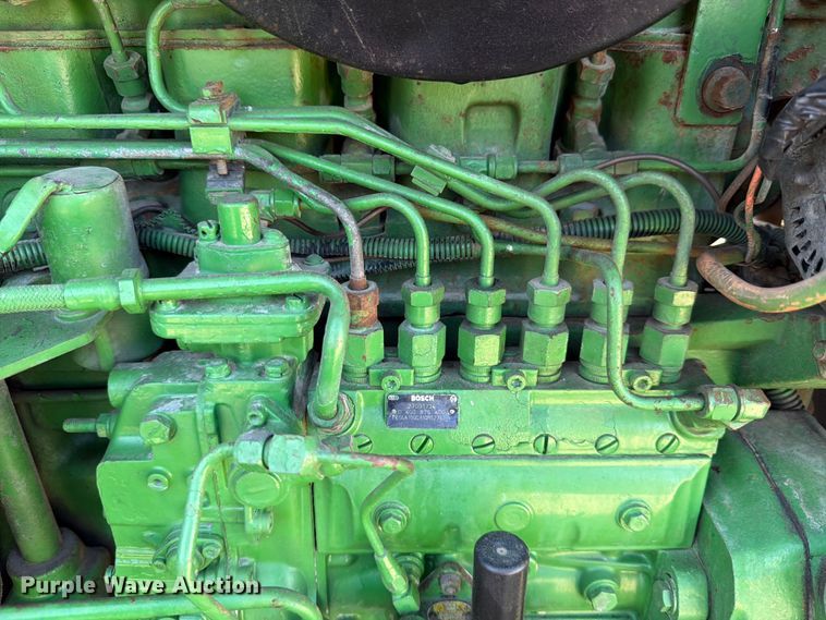 image for item ED5182 1993 John Deere 4760 tractor