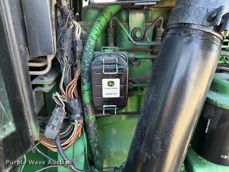 image for item ED5182 1993 John Deere 4760 tractor