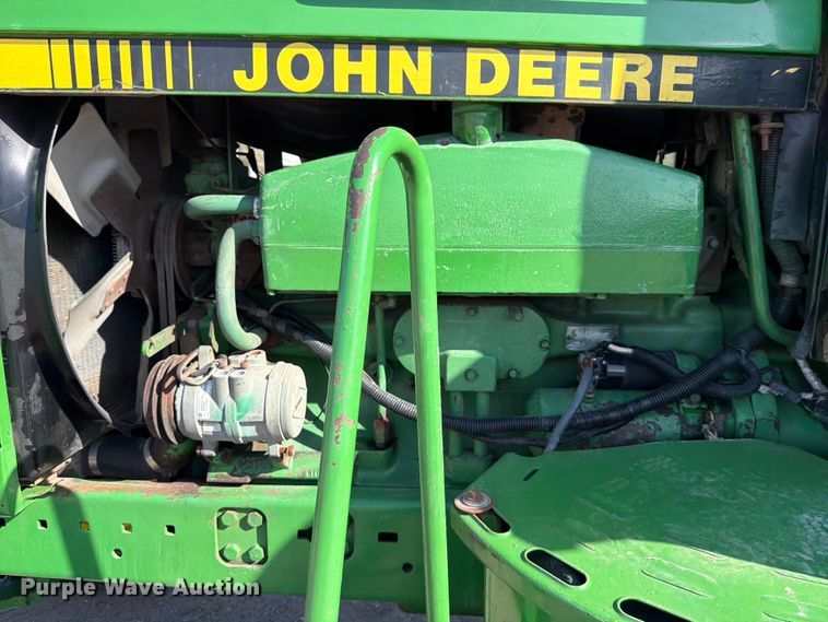 image for item ED5182 1993 John Deere 4760 tractor