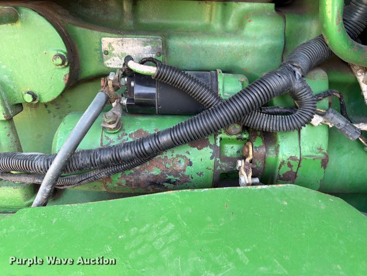 image for item ED5182 1993 John Deere 4760 tractor