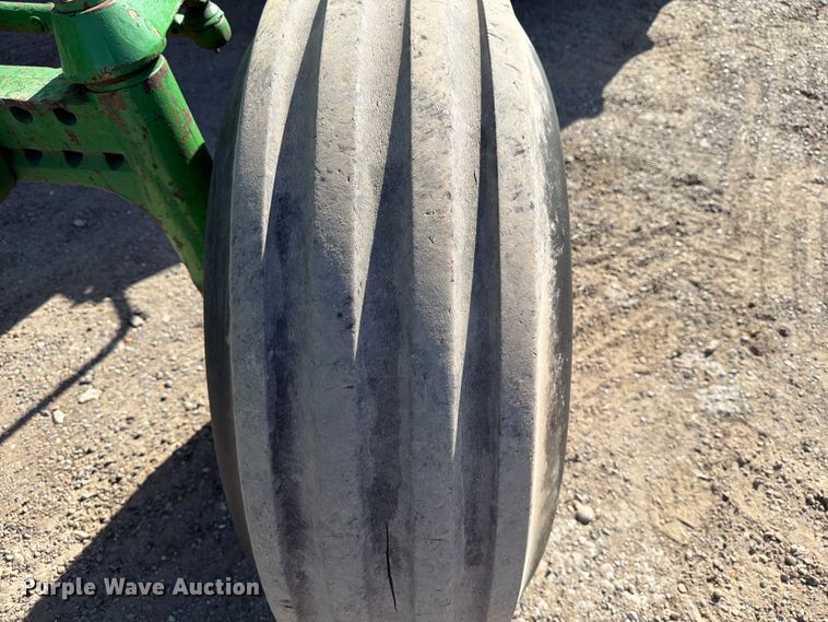 image for item ED5182 1993 John Deere 4760 tractor