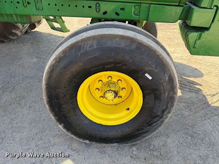 image for item ED5182 1993 John Deere 4760 tractor