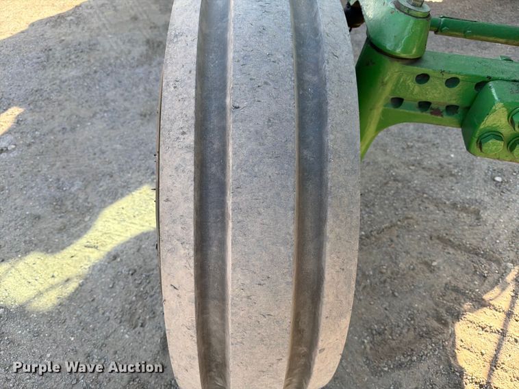 image for item ED5182 1993 John Deere 4760 tractor