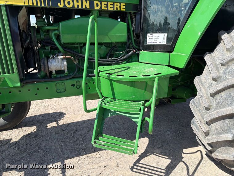 image for item ED5183 1992 John Deere 4760 tractor