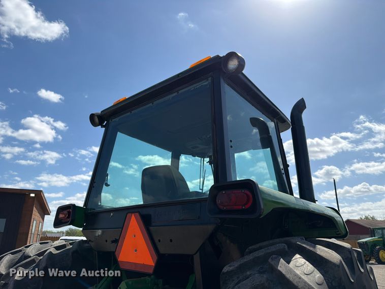 image for item ED5183 1992 John Deere 4760 tractor