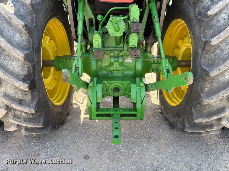 image for item ED5183 1992 John Deere 4760 tractor