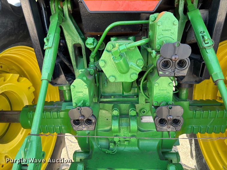 image for item ED5183 1992 John Deere 4760 tractor