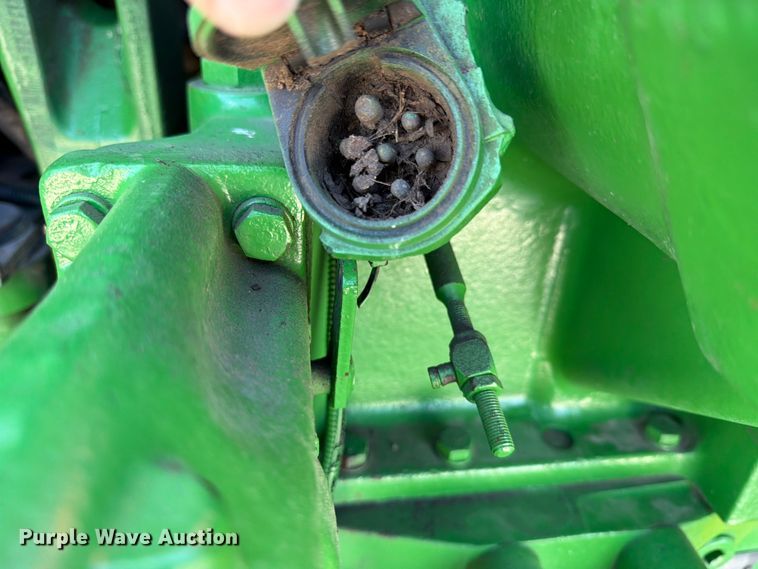 image for item ED5183 1992 John Deere 4760 tractor