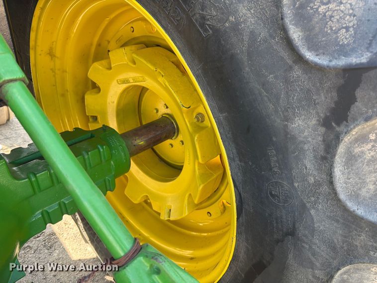 image for item ED5183 1992 John Deere 4760 tractor