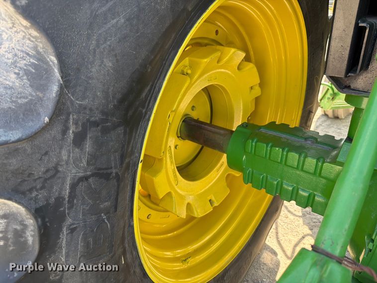 image for item ED5183 1992 John Deere 4760 tractor