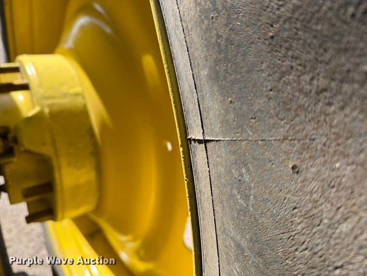 image for item ED5183 1992 John Deere 4760 tractor