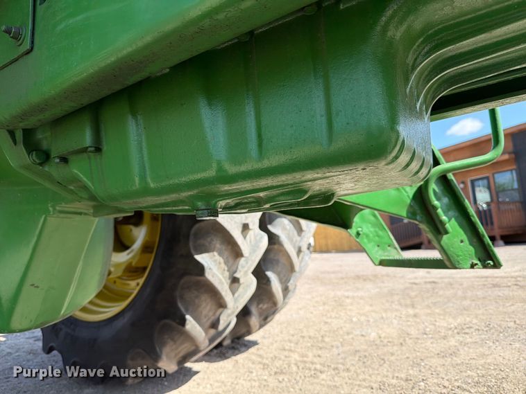 image for item ED5183 1992 John Deere 4760 tractor