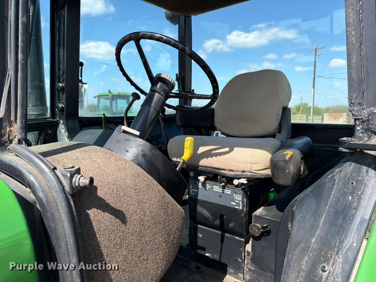 image for item ED5183 1992 John Deere 4760 tractor