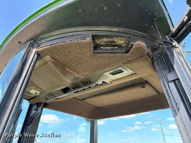 image for item ED5183 1992 John Deere 4760 tractor