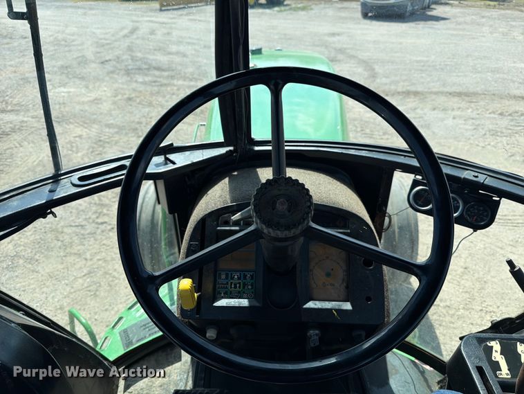 image for item ED5183 1992 John Deere 4760 tractor