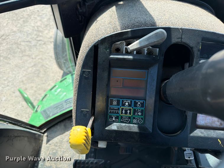 image for item ED5183 1992 John Deere 4760 tractor