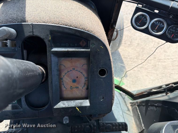 image for item ED5183 1992 John Deere 4760 tractor